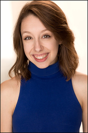 Friendly and natural headshot for lifestyle or hosting roles